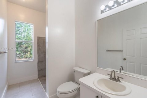 Купить виллу или дом в Лихай-Эйкерс, Флорида 3 спальни, 167.87м2, № 2060769 - фото 19