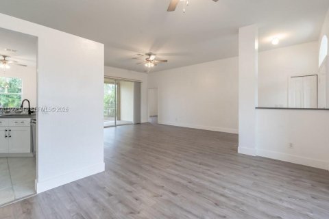 Купить виллу или дом в Лихай-Эйкерс, Флорида 3 спальни, 167.87м2, № 2060769 - фото 11