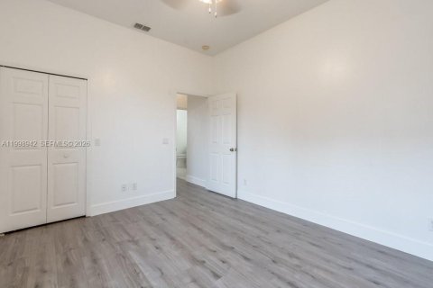 Купить виллу или дом в Лихай-Эйкерс, Флорида 3 спальни, 167.87м2, № 2060769 - фото 18