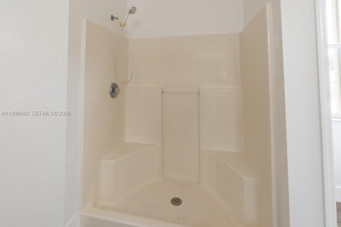 Купить виллу или дом в Лихай-Эйкерс, Флорида 3 спальни, 167.87м2, № 2060769 - фото 24