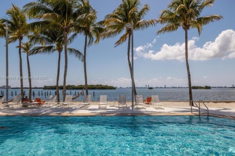 Condominio en venta en Miami, Florida, 1 dormitorio, 68.84 m2 № 1933380 - foto 1