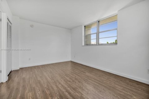 Condominio en venta en Miami, Florida, 1 dormitorio, 68.84 m2 № 1933380 - foto 20