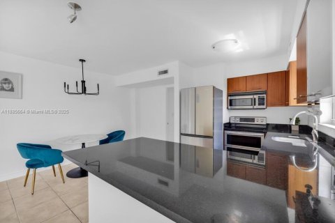 Condominio en venta en Miami, Florida, 1 dormitorio, 68.84 m2 № 1933380 - foto 16