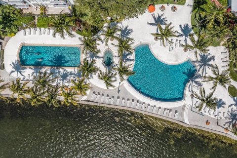 Condominio en venta en Miami, Florida, 1 dormitorio, 68.84 m2 № 1933380 - foto 2