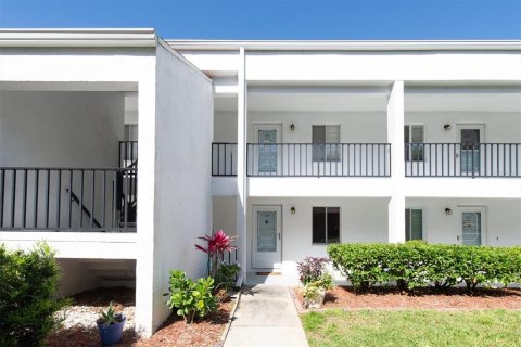Condominio en alquiler en Clearwater, Florida, 2 dormitorios, 89.19 m2 № 1653245 - foto 2