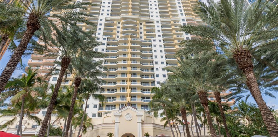 Condo in Sunny Isles Beach, Florida, 3 bedrooms  № 2022691