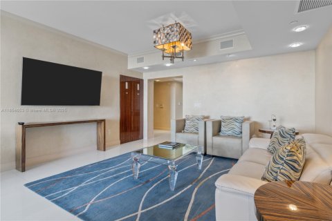 Condo in Sunny Isles Beach, Florida, 3 bedrooms  № 2022691 - photo 20