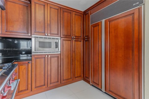 Condo in Sunny Isles Beach, Florida, 3 bedrooms  № 2022691 - photo 14