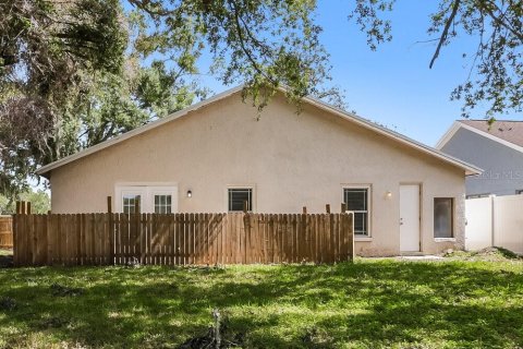 House in Valrico, Florida 3 bedrooms, 118.91 sq.m. № 2216402 - photo 15
