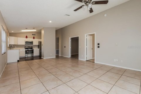 House in Valrico, Florida 3 bedrooms, 118.91 sq.m. № 2216402 - photo 4