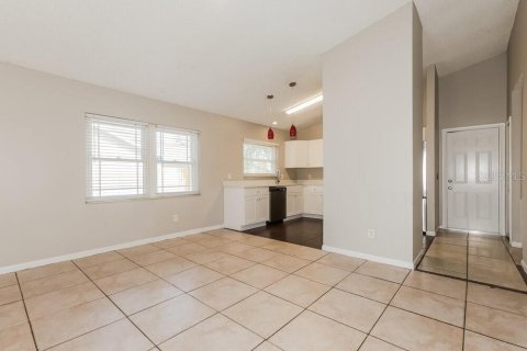 House in Valrico, Florida 3 bedrooms, 118.91 sq.m. № 2216402 - photo 5