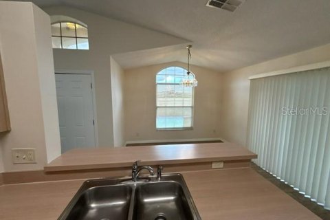 Villa ou maison à louer à Kissimmee, Floride: 3 chambres, 112.41 m2 № 2413994 - photo 17