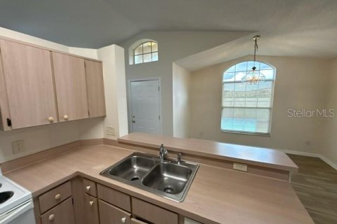 Villa ou maison à louer à Kissimmee, Floride: 3 chambres, 112.41 m2 № 2413994 - photo 18