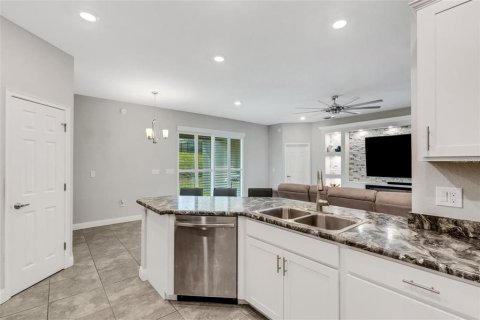 House in Lakeland, Florida 4 bedrooms, 208.01 sq.m. № 1653759 - photo 20