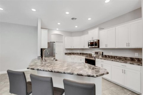 House in Lakeland, Florida 4 bedrooms, 208.01 sq.m. № 1653759 - photo 16