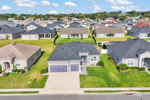 House in Lakeland, Florida 4 bedrooms, 208.01 sq.m. № 1653759 - photo 1
