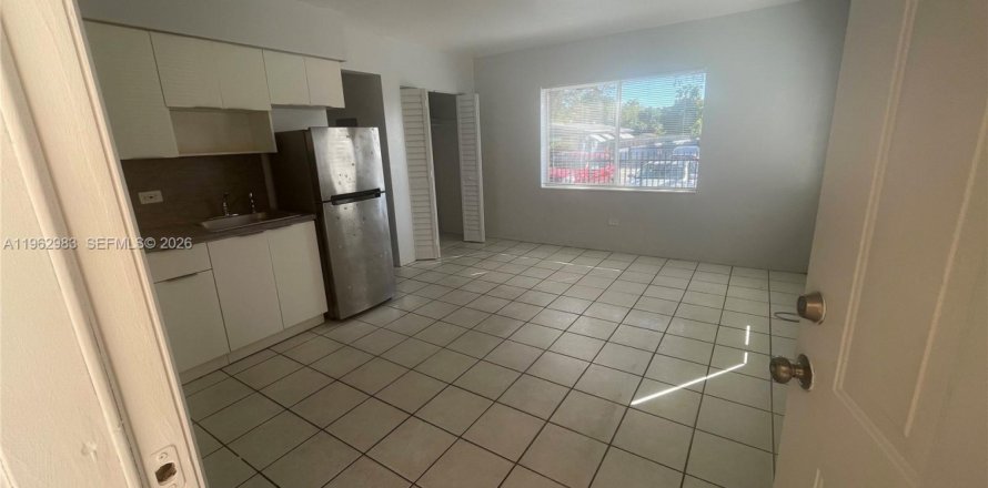 Villa ou maison à North Miami, Floride 1 chambre, 199.74 m2 № 2023951