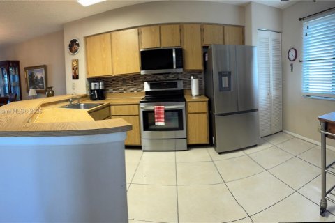 Condo in Pompano Beach, Florida, 2 bedrooms  № 1714257 - photo 6