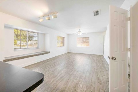 Adosado en alquiler en Spring Hill, Florida, 2 dormitorios, 119.01 m2 № 1719948 - foto 15