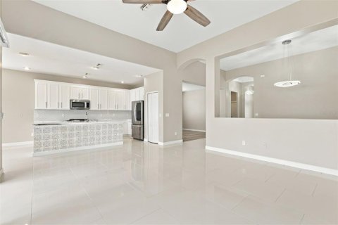Casa en venta en Wesley Chapel, Florida, 4 dormitorios, 213.68 m2 № 2386146 - foto 10