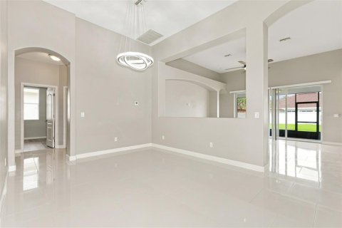 Casa en venta en Wesley Chapel, Florida, 4 dormitorios, 213.68 m2 № 2386146 - foto 13