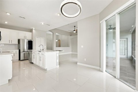 Casa en venta en Wesley Chapel, Florida, 4 dormitorios, 213.68 m2 № 2386146 - foto 15