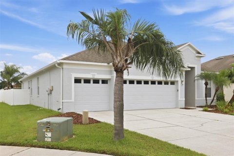 Casa en venta en Wesley Chapel, Florida, 4 dormitorios, 213.68 m2 № 2386146 - foto 3