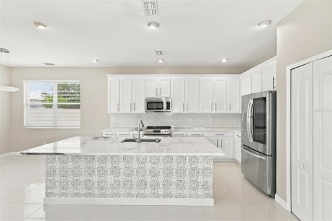 Casa en venta en Wesley Chapel, Florida, 4 dormitorios, 213.68 m2 № 2386146 - foto 16