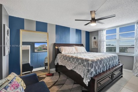 Condominio en venta en Pembroke Pines, Florida, 1 dormitorio, 74.32 m2 № 2152920 - foto 8