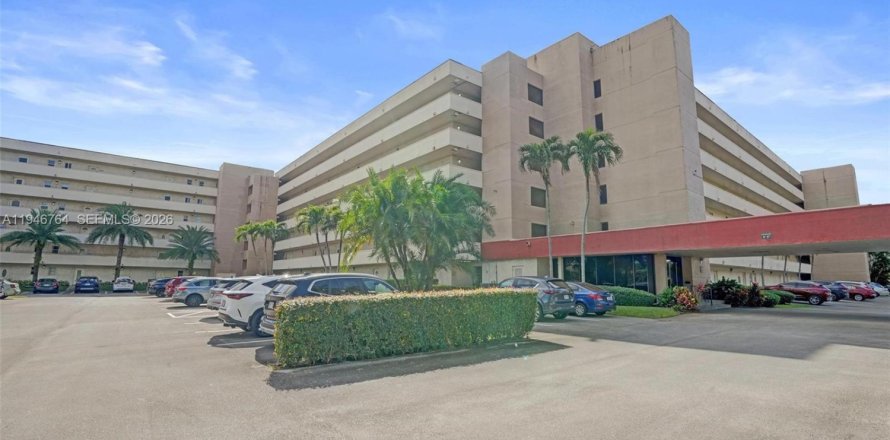 Condominio en Pembroke Pines, Florida, 1 dormitorio № 2152920