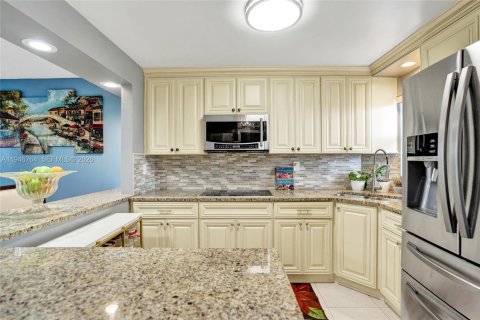 Condominio en venta en Pembroke Pines, Florida, 1 dormitorio, 74.32 m2 № 2152920 - foto 14