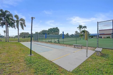 Condominio en venta en Pembroke Pines, Florida, 1 dormitorio, 74.32 m2 № 2152920 - foto 27