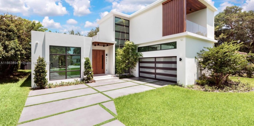 House in Miami Shores, Florida 5 bedrooms, 419.18 sq.m. № 1981972