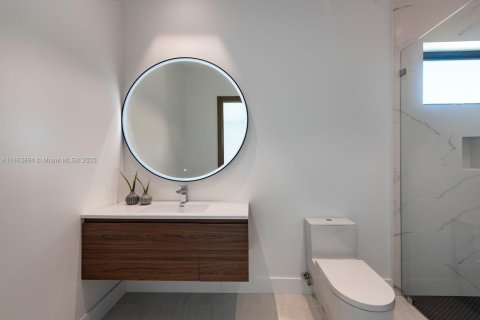 House in Miami Shores, Florida 5 bedrooms, 419.18 sq.m. № 1981972 - photo 27