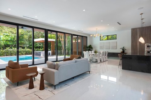 House in Miami Shores, Florida 5 bedrooms, 419.18 sq.m. № 1981972 - photo 4