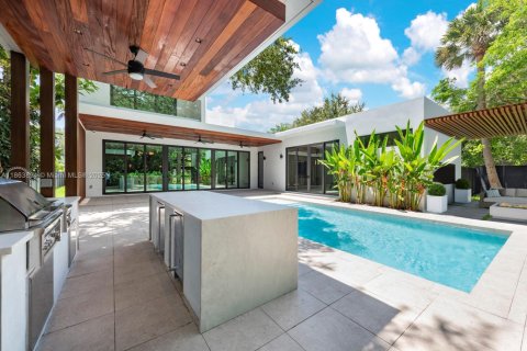 House in Miami Shores, Florida 5 bedrooms, 419.18 sq.m. № 1981972 - photo 11