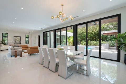 House in Miami Shores, Florida 5 bedrooms, 419.18 sq.m. № 1981972 - photo 7