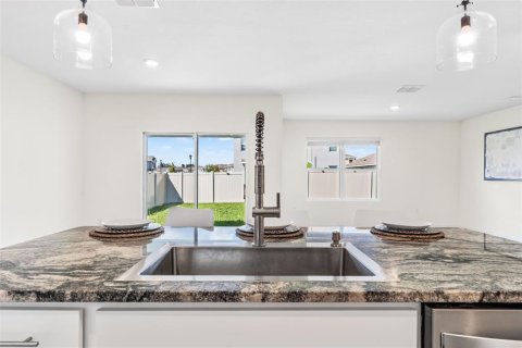 Casa en venta en Wesley Chapel, Florida, 4 dormitorios, 171.5 m2 № 1898883 - foto 6