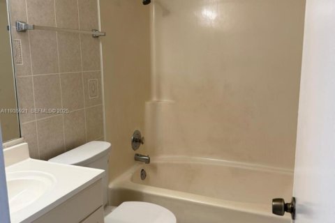 Condo in Margate, Florida, 2 bedrooms  № 1994004 - photo 10