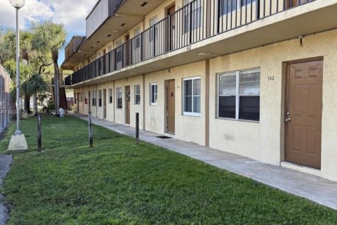 Condo in Margate, Florida, 2 bedrooms  № 1994004 - photo 3