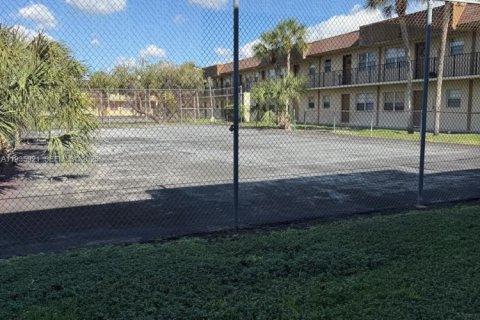 Condo in Margate, Florida, 2 bedrooms  № 1994004 - photo 4