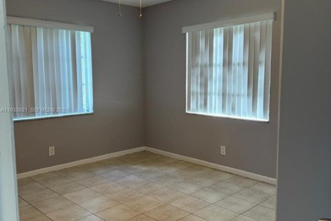 Condo in Margate, Florida, 2 bedrooms  № 1994004 - photo 12