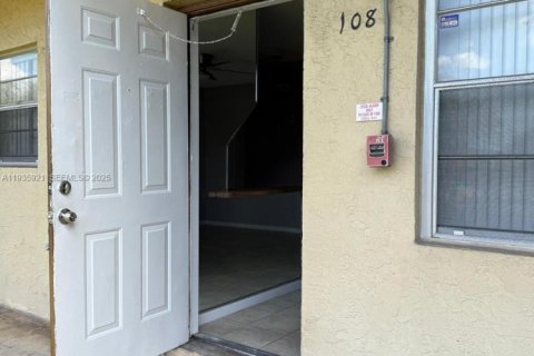 Condo in Margate, Florida, 2 bedrooms  № 1994004 - photo 24