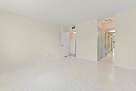 Купить кондоминиум в Помпано-Бич, Флорида 3 комнаты, 90.58м2, № 2240522 - фото 28