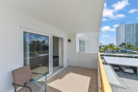 Купить кондоминиум в Помпано-Бич, Флорида 3 комнаты, 90.58м2, № 2240522 - фото 12