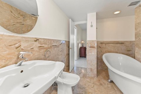Купить кондоминиум в Помпано-Бич, Флорида 3 комнаты, 90.58м2, № 2240522 - фото 24