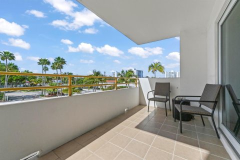Купить кондоминиум в Помпано-Бич, Флорида 3 комнаты, 90.58м2, № 2240522 - фото 19