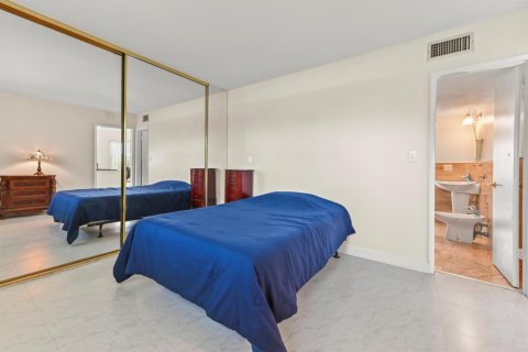 Купить кондоминиум в Помпано-Бич, Флорида 3 комнаты, 90.58м2, № 2240522 - фото 21
