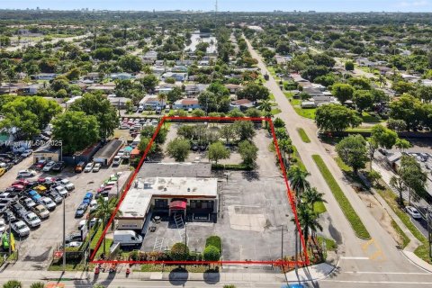 Propiedad comercial en venta en Hollywood, Florida № 1940122 - foto 4
