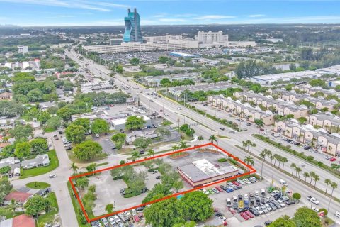 Propiedad comercial en venta en Hollywood, Florida № 1940122 - foto 13